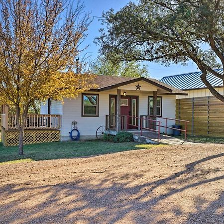 Cozy Fredericksburg Studio Near Wineries! Экстерьер фото