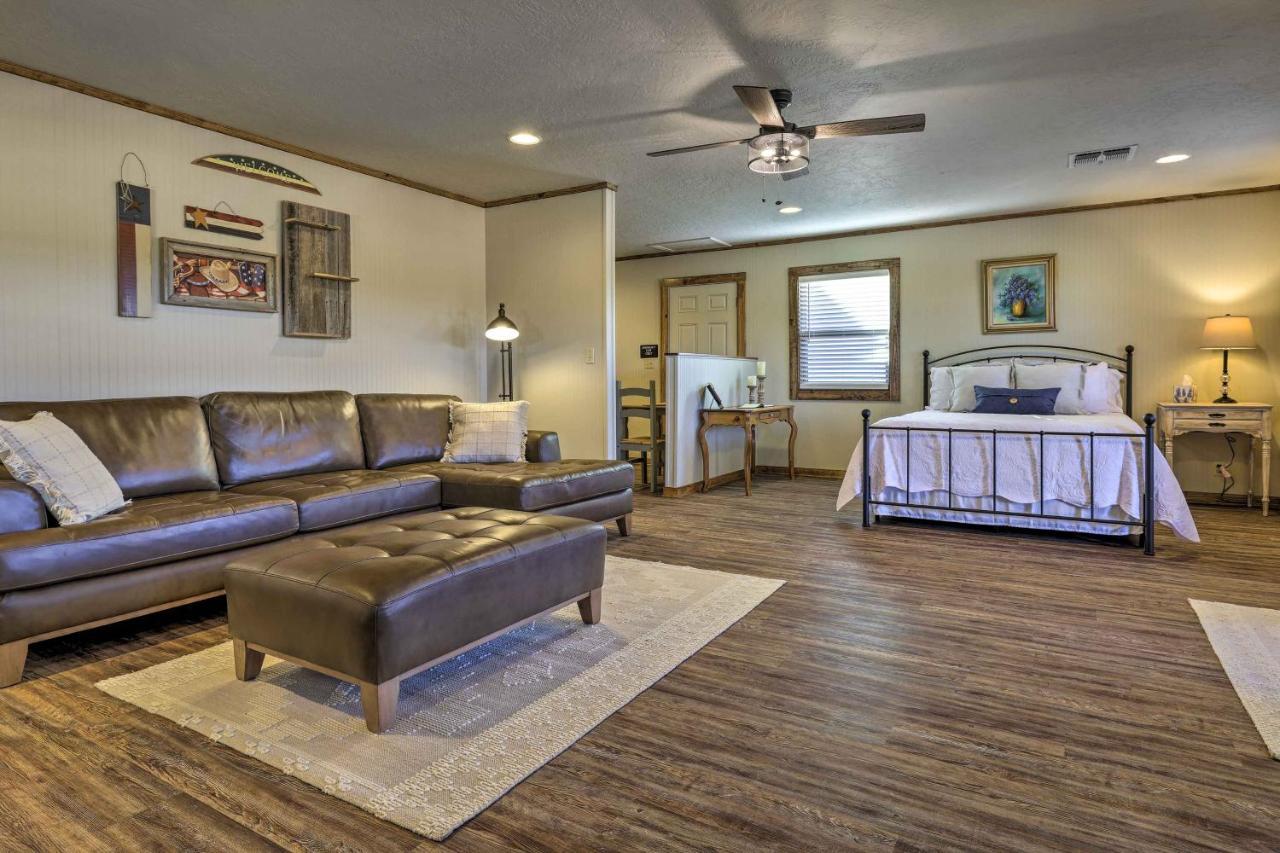 Cozy Fredericksburg Studio Near Wineries! Экстерьер фото