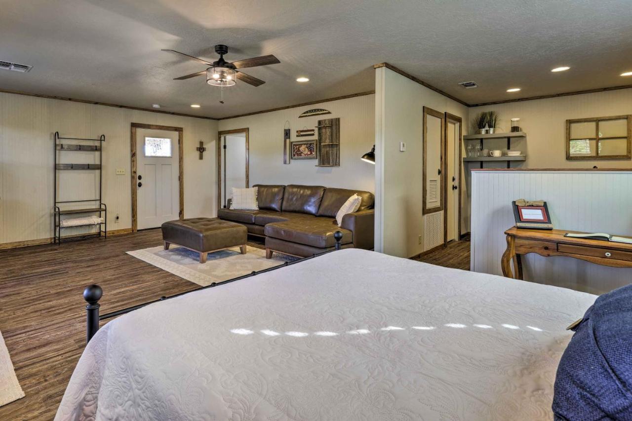 Cozy Fredericksburg Studio Near Wineries! Экстерьер фото
