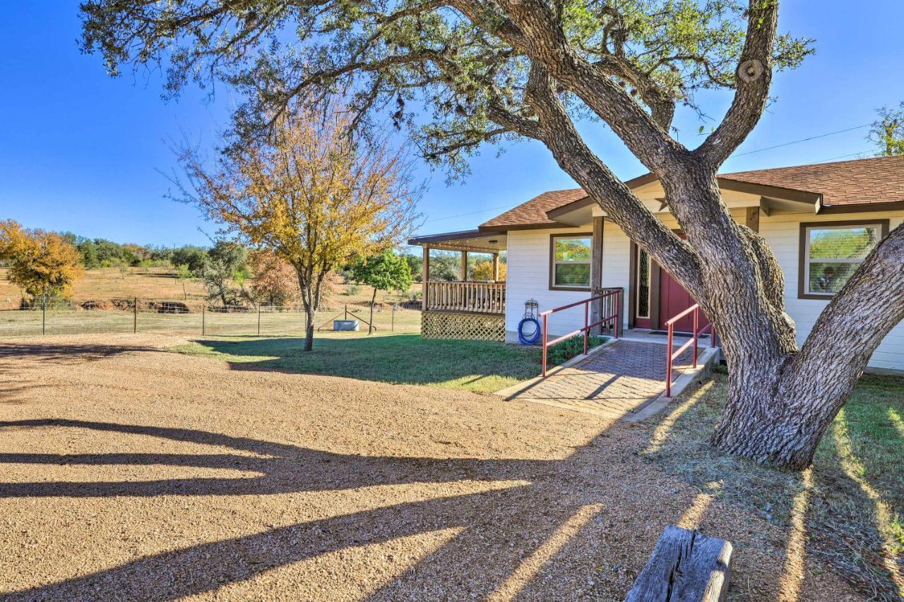 Cozy Fredericksburg Studio Near Wineries! Экстерьер фото