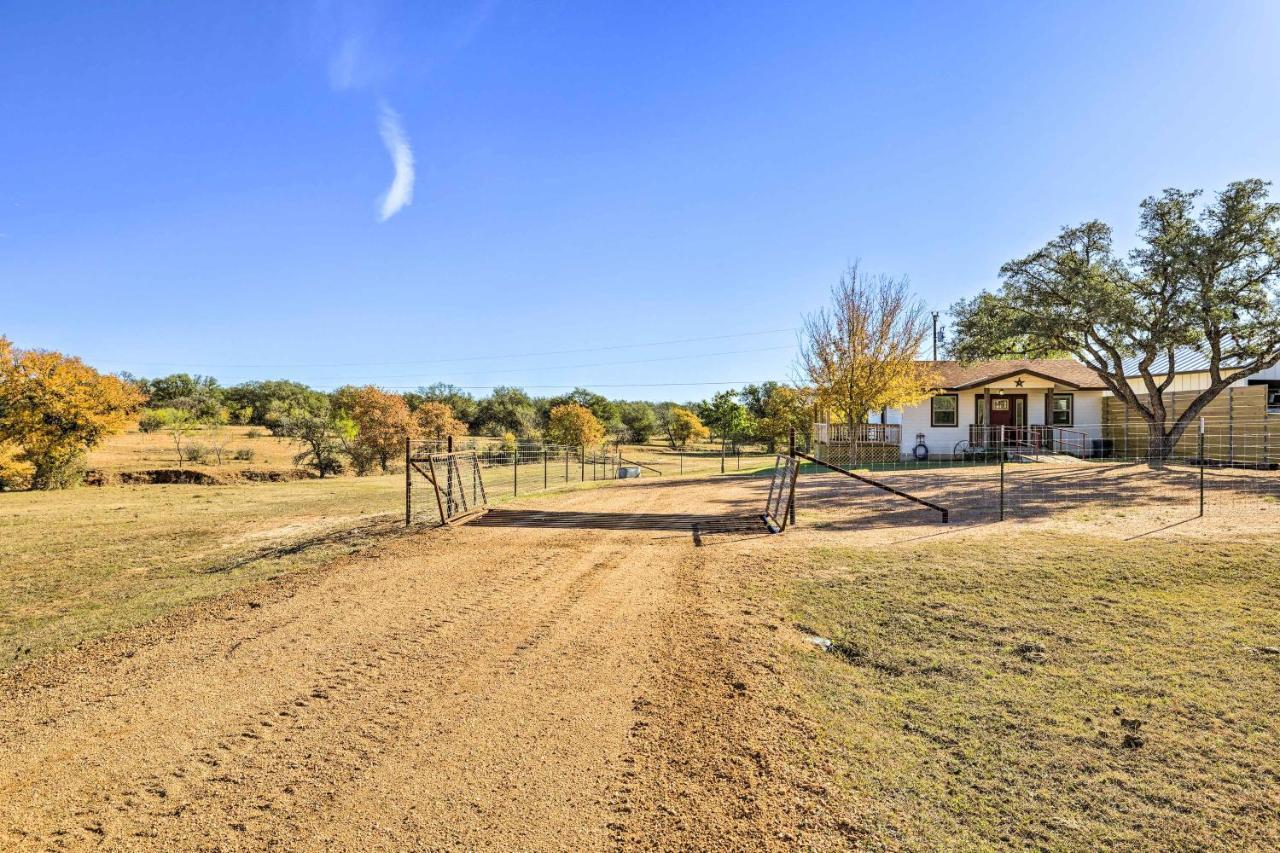 Cozy Fredericksburg Studio Near Wineries! Экстерьер фото